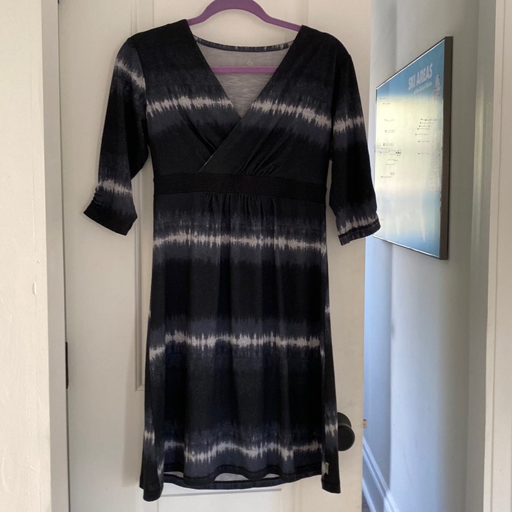 Mountain Hardware Dress Small